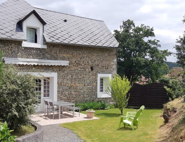 L'exterieur de The Cottage, Gites de Bernet, Monein, Béarn Pyrénées Atlantiques